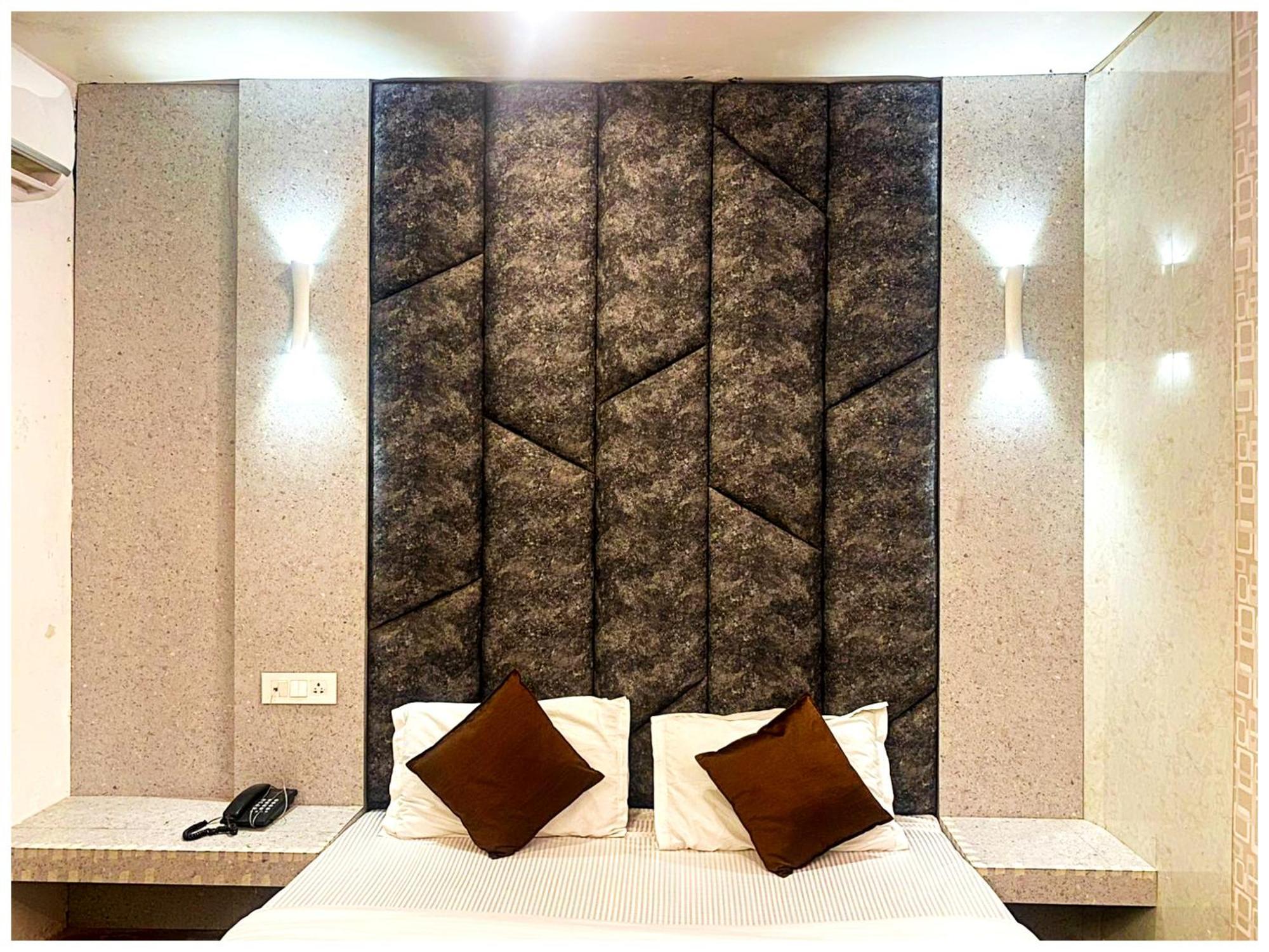 Grg Pardesi Hotel Haridwār المظهر الخارجي الصورة